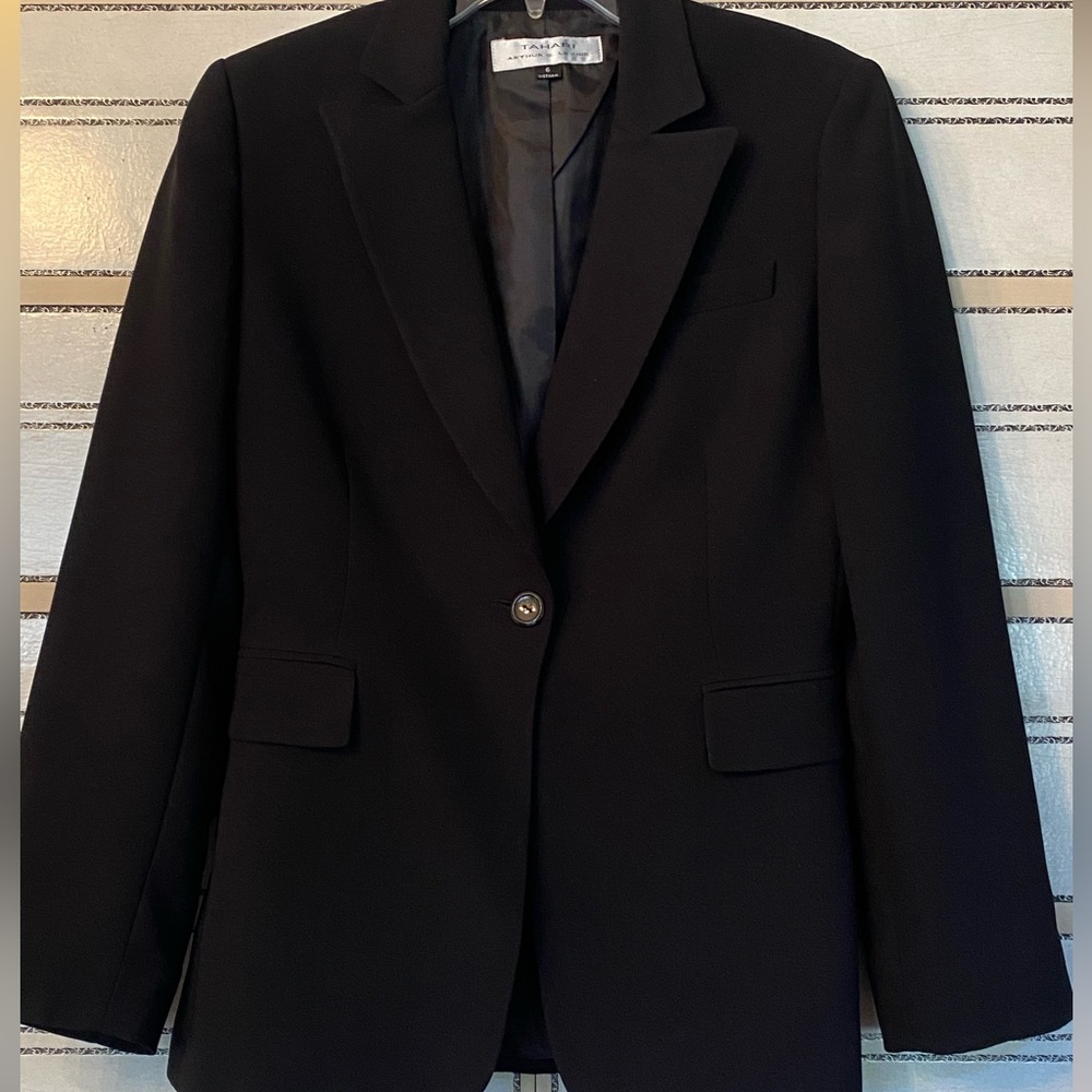 Ladies Tahari Blazer
